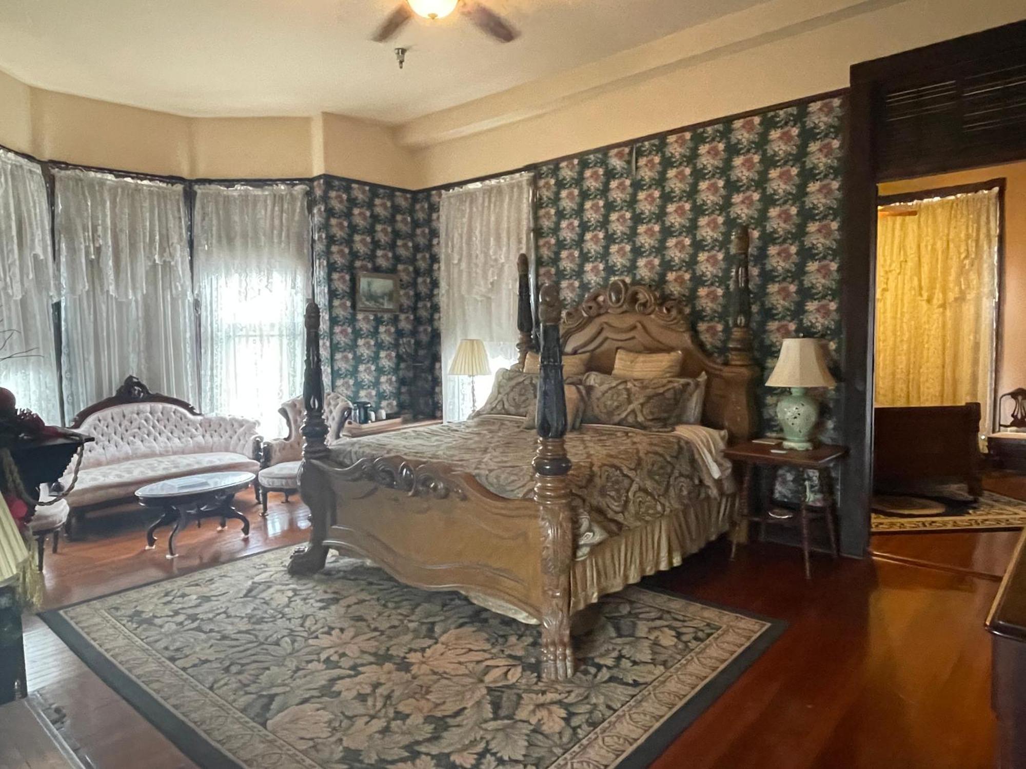 פלטקה Grand Gables Inn מראה חיצוני תמונה