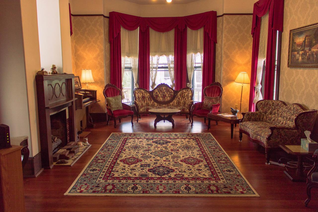 פלטקה Grand Gables Inn מראה חיצוני תמונה