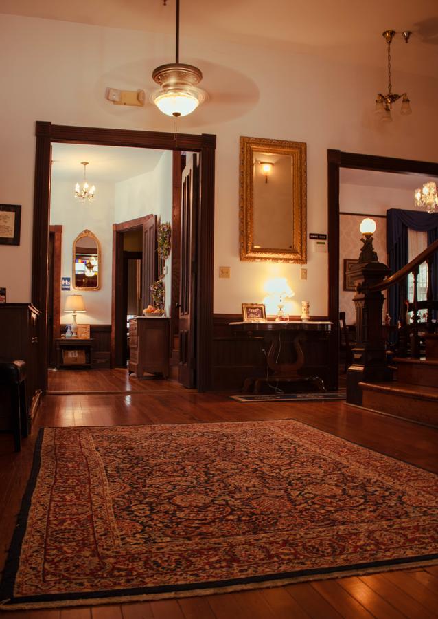 פלטקה Grand Gables Inn מראה חיצוני תמונה