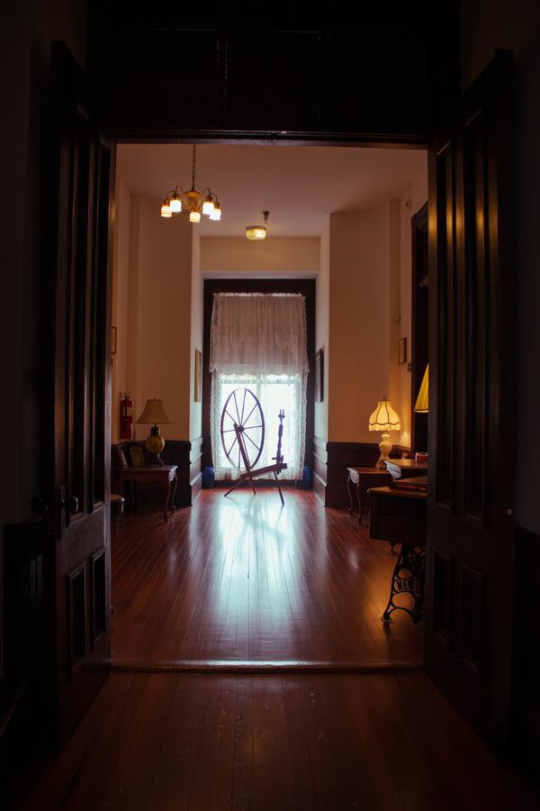 פלטקה Grand Gables Inn מראה חיצוני תמונה