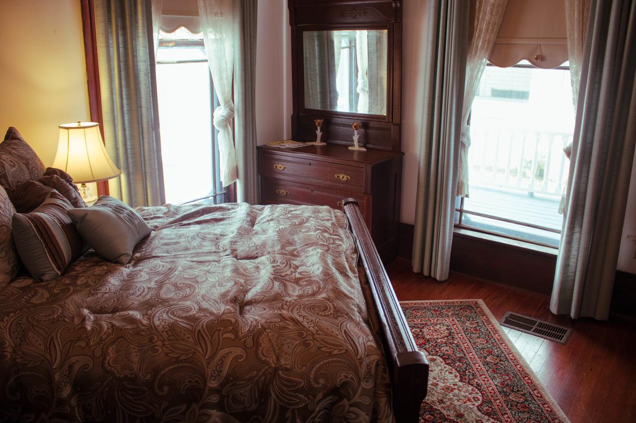 פלטקה Grand Gables Inn מראה חיצוני תמונה