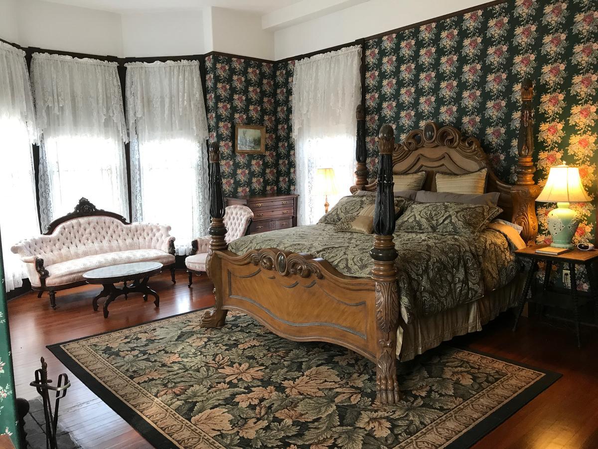 פלטקה Grand Gables Inn מראה חיצוני תמונה